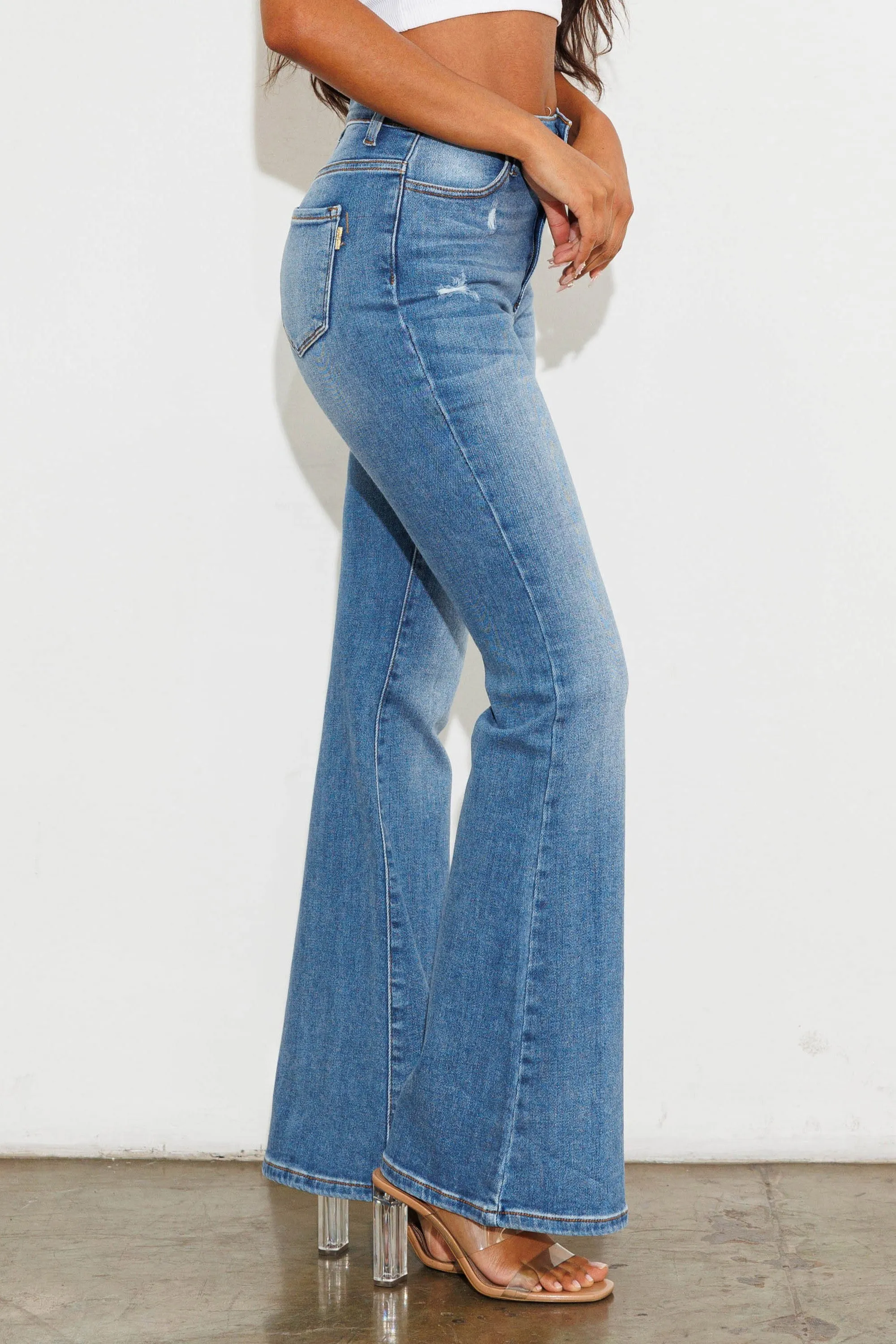 HIGH WAISTED FLARE JEANS