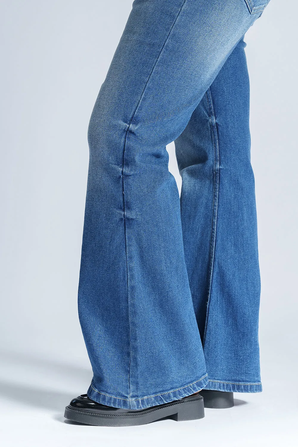 Indigo Inlet Curve Bootcut Jeans