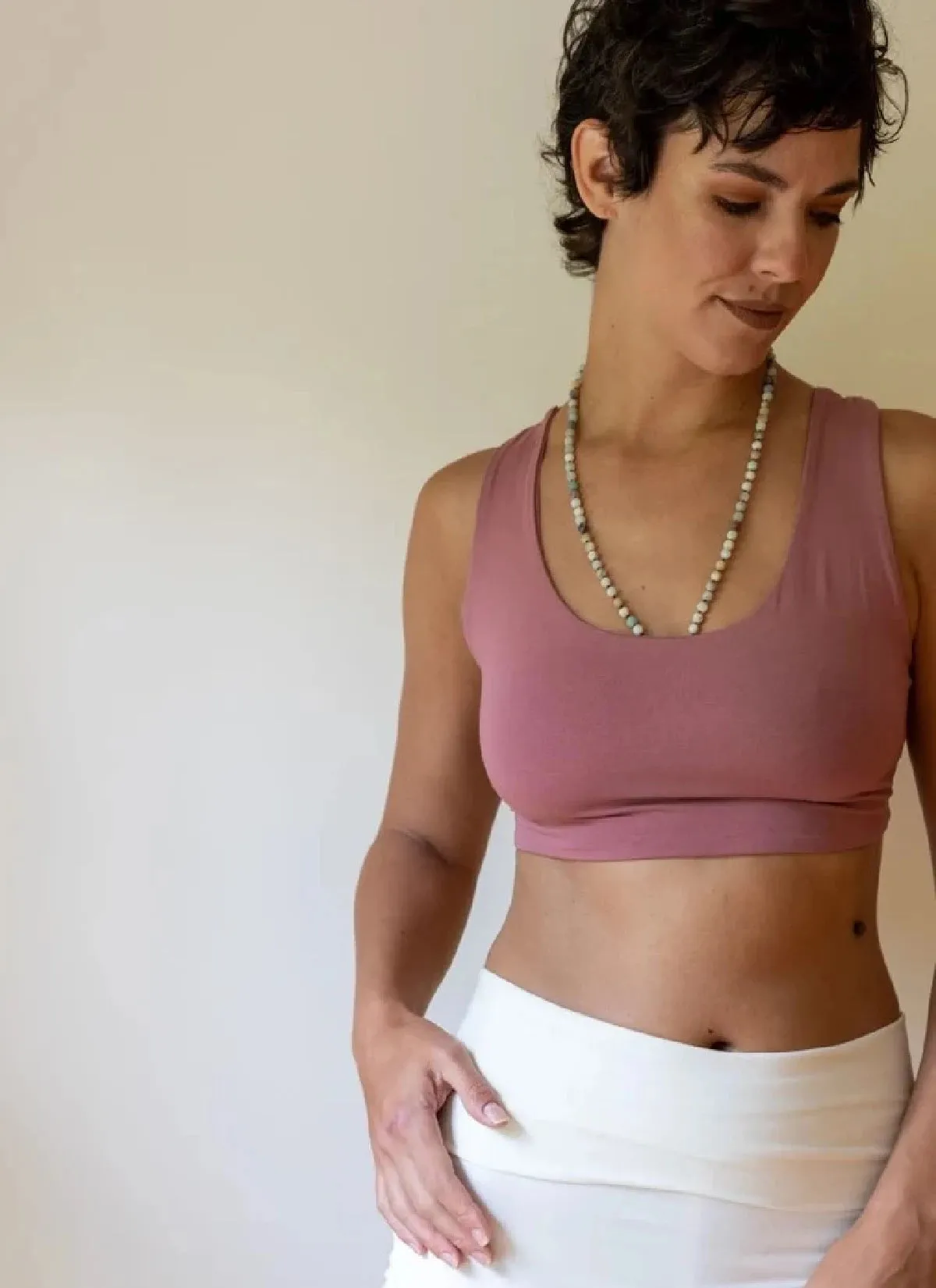 Shanti Criss Cross Back Yoga Sports Bra in Canyon Rose