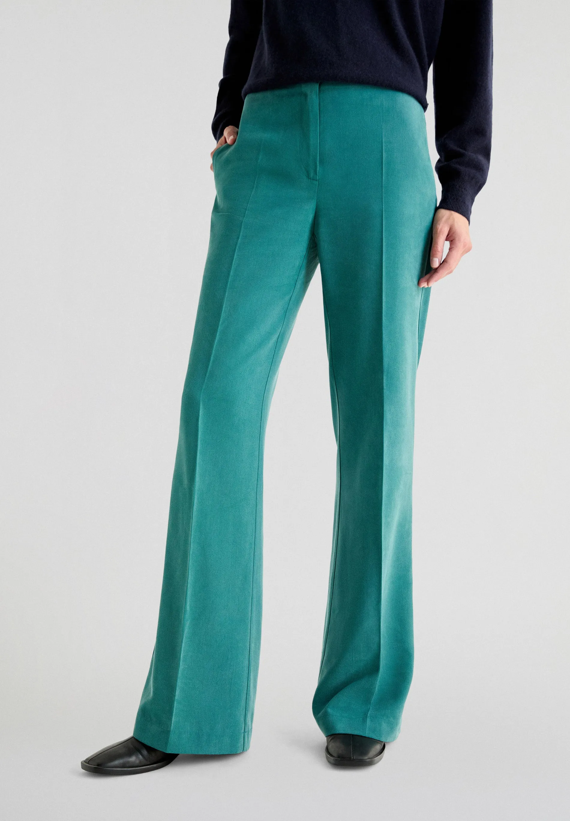 SOFT FLARED TROUSERS